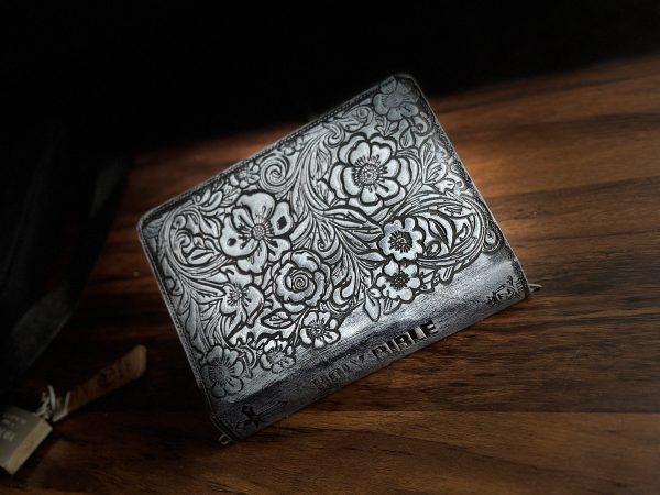 BLACK LEATHER BIBLE COVER - Image 5