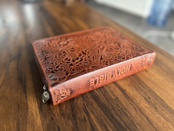 BROWN LEATHER BIBLE COVER - Image 5