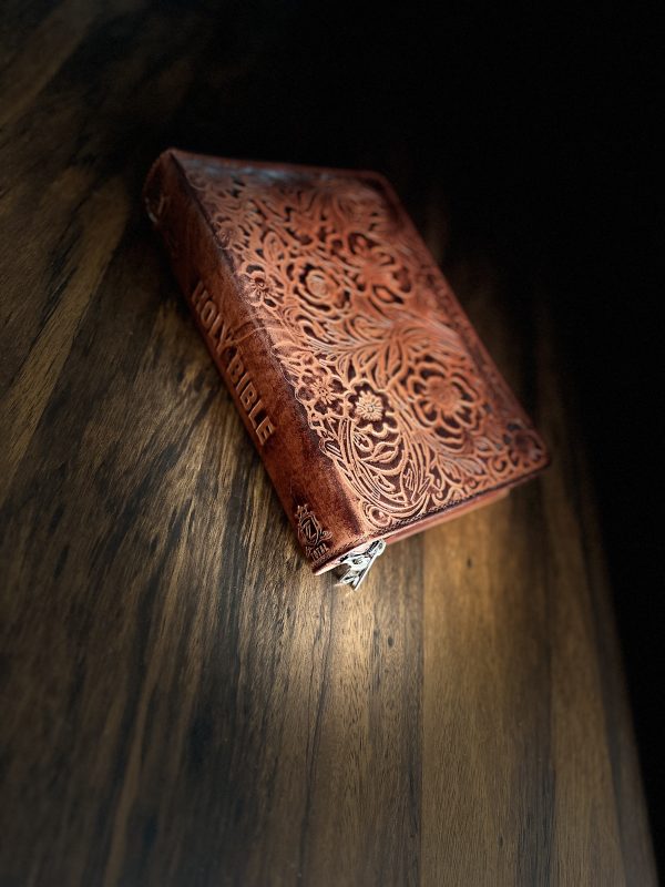 BROWN LEATHER BIBLE COVER - Image 4