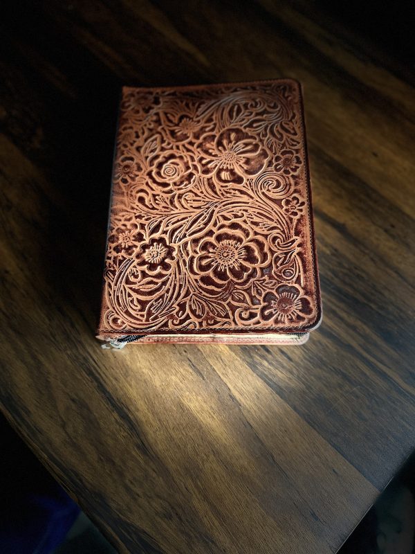 BROWN LEATHER BIBLE COVER - Image 2